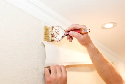 Pose de papier peint à Fallerans — revêtements muraux et toiles de verre
